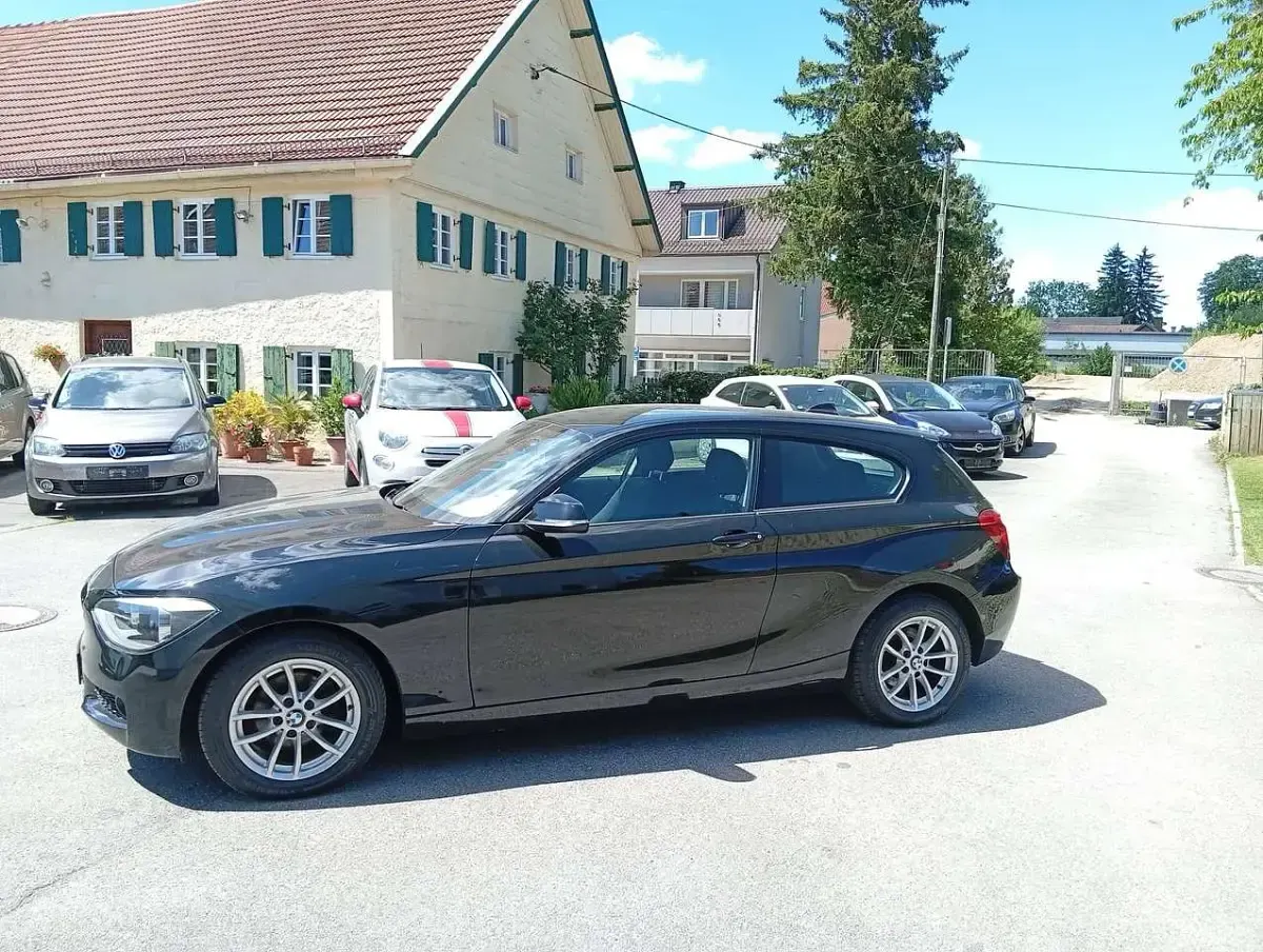 Gebraucht BMW 114 Advantage 102 PS (75 kW) 2012 Schwarz Kleinwagen