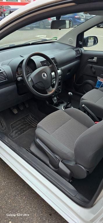 Gebraucht VW Fox 54 PS (39 kW) 2009 Weiß Kleinwagen