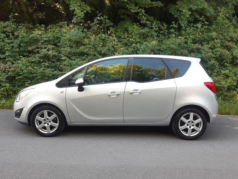 Silber Gebraucht 2012 Opel Meriva Van / Kleinbus | 4.000 € (Superpreis) - Bild 1/4