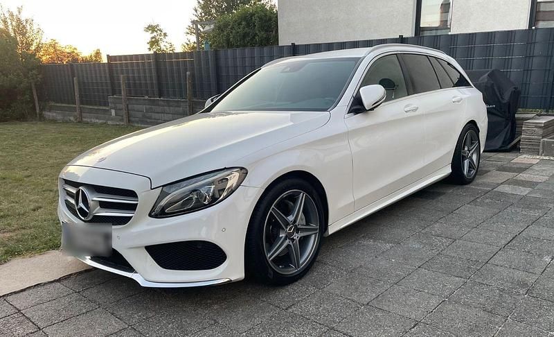 Weiß Gebraucht 2016 Mercedes C200 AMG line Kombi | 16.450 € (Fairer Preis) - Bild 1/4
