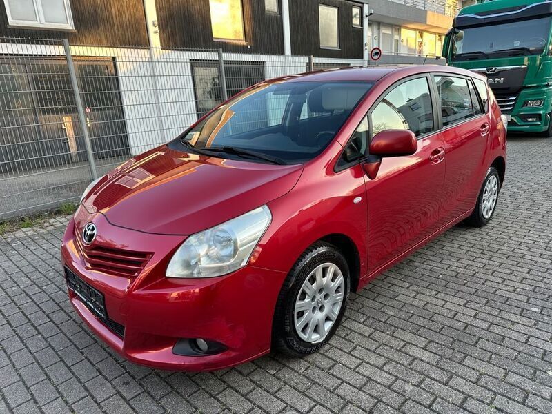 Red mica metallic / wildfire Gebraucht 2009 Toyota Verso Life Van / Kleinbus | 5.900 € (Fairer Preis) - Bild 1/4