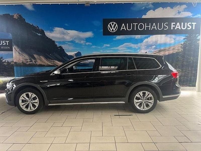 Gebraucht VW Passat Alltrack 200 PS (147 kW) 2023 Schwarz perleffekt Kombi