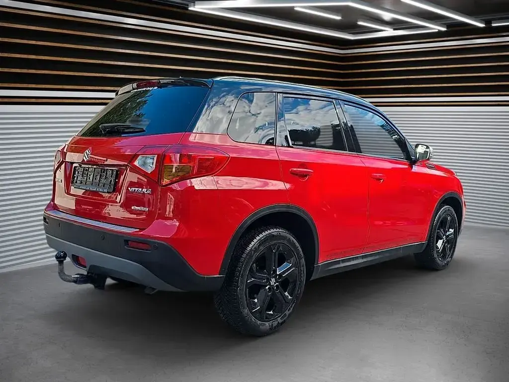 Gebraucht Suzuki Vitara 140 PS (102 kW) 2018 Rot SUV