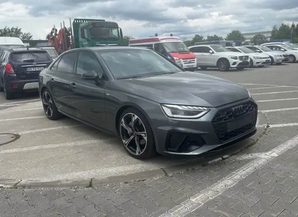 Gebraucht Audi A4 S-Line 204 PS (150 kW) 2022 Grau Limousine