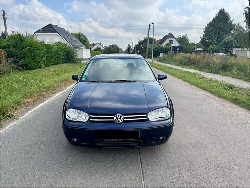 Blau Gebraucht 2000 VW Golf IV Kleinwagen | 1.990 € (Etwas zu teuer) - Bild 1/4