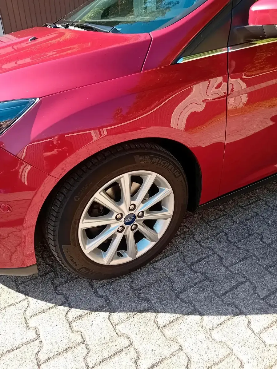 Begagnad Ford Focus 125 HK (91 kW) 2016 Röd Kombi