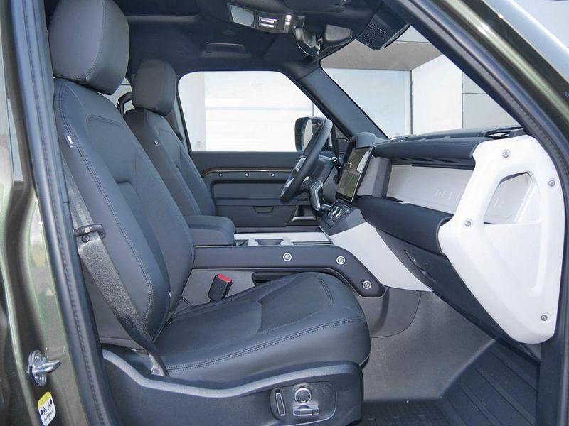 Neu Land Rover Defender SE Dynamic 249 PS (183 kW) 2026 Grün SUV