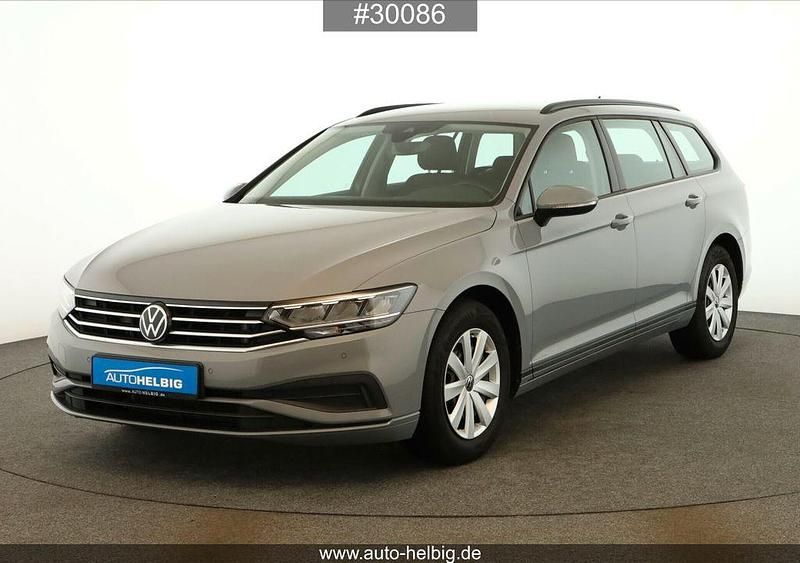 Gebraucht VW Passat 150 PS (110 kW) 2024 Grau Kombi