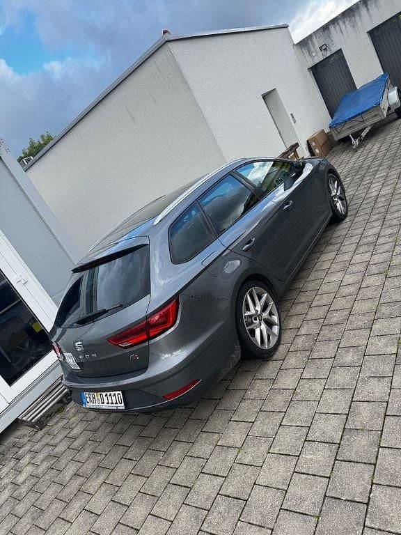Grau Gebraucht 2018 Seat Leon ST FR Kombi | 12.000 € (Guter Preis) - Bild 1/4