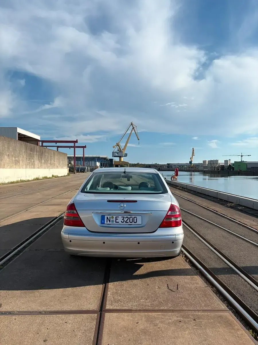 Brugt Mercedes E320 224 HK (164 kW) 2002 Sølv Sedan