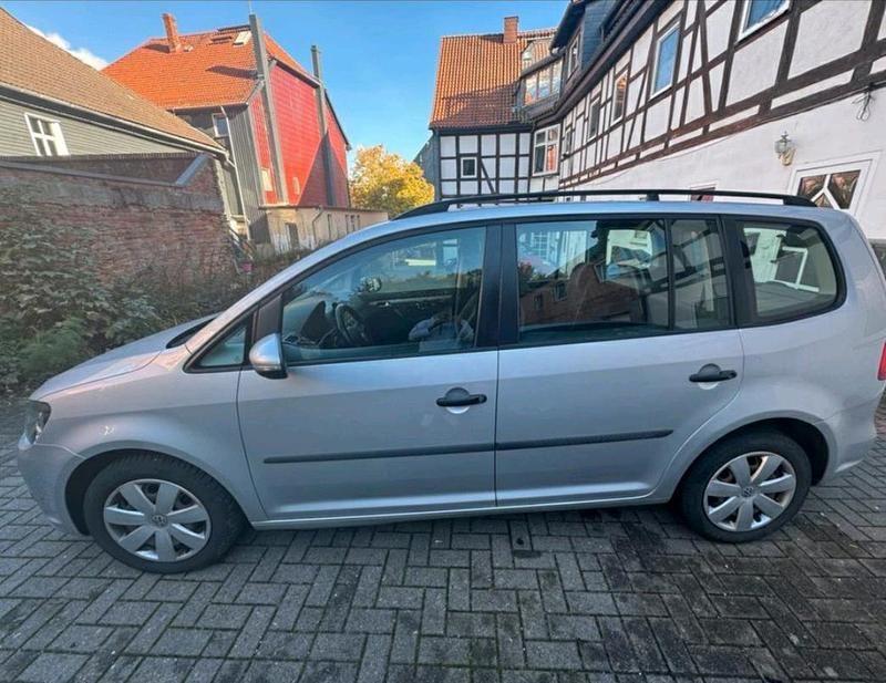 Silber Gebraucht 2013 VW Touran Van / Kleinbus | 7.000 € (Guter Preis) - Bild 1/4