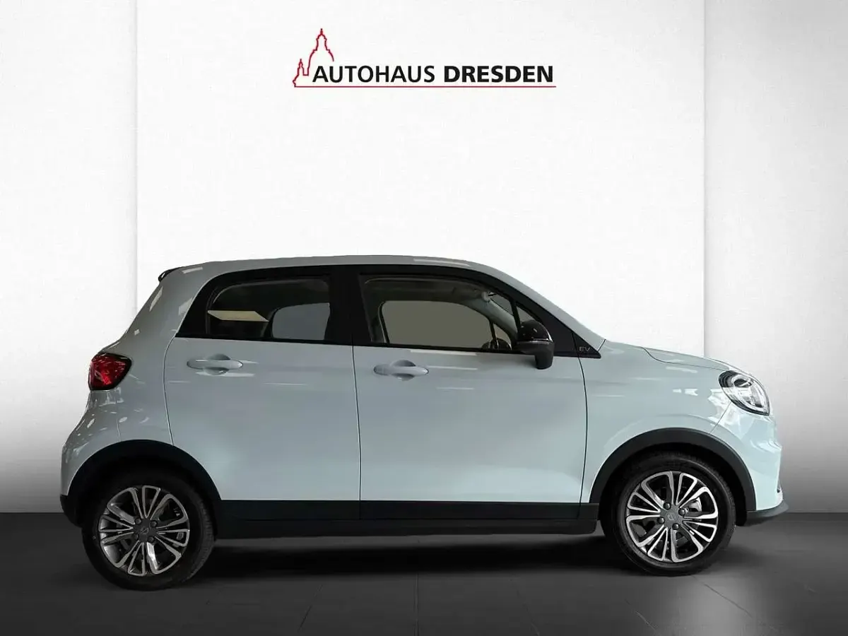 Neu Leapmotor T03 69 kW (95 PS) 2025 Glacier blue Kleinwagen