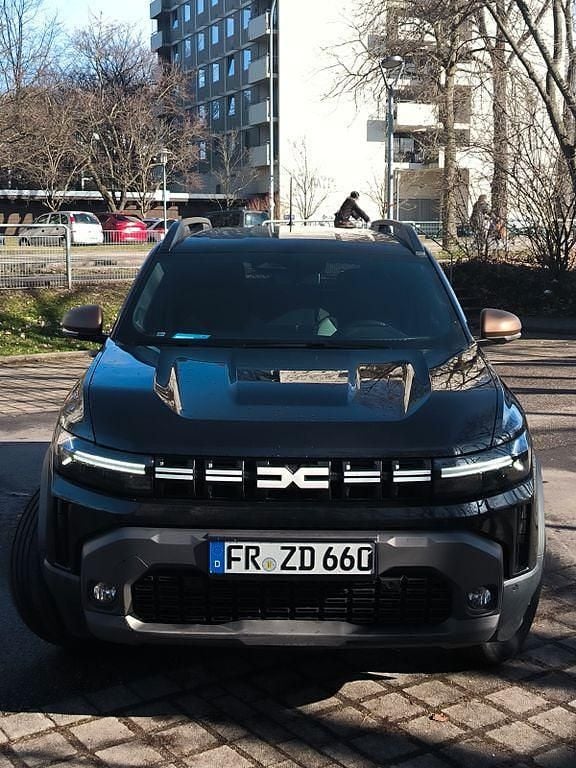 Schwarz Gebraucht 2025 Dacia Duster Journey SUV | 24.500 € (Etwas zu teuer) - Bild 1/4