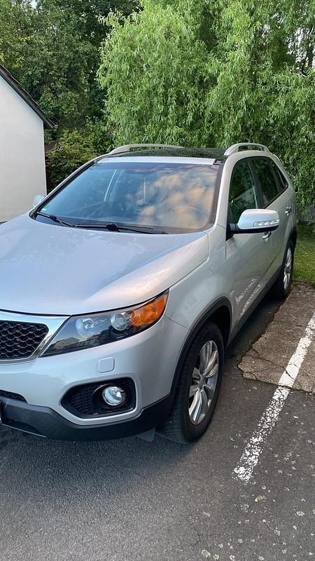 Silber Gebraucht 2010 Kia Sorento SUV | 11.500 € - Bild 1/4