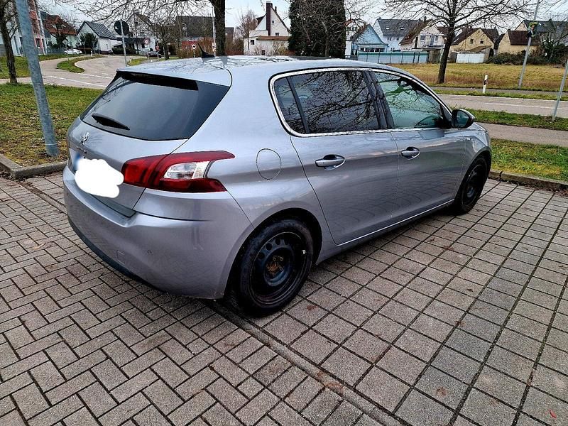 Gebraucht Peugeot 308 120 PS (88 kW) 2015 Grau Limousine