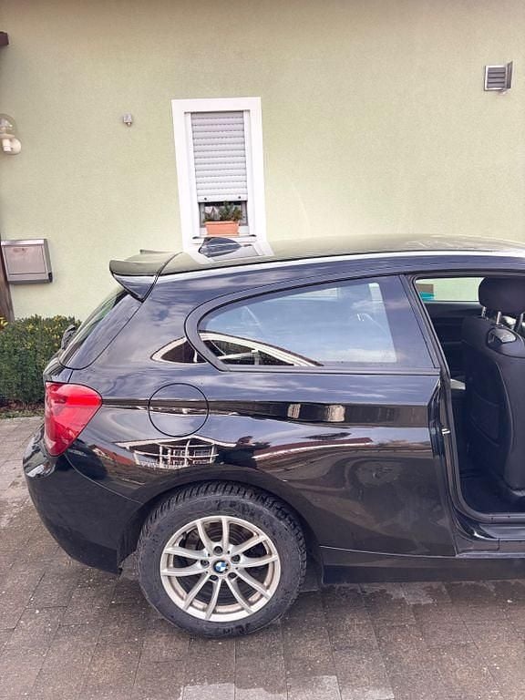 Gebraucht BMW 116 136 PS (100 kW) 2012 Schwarz Kleinwagen