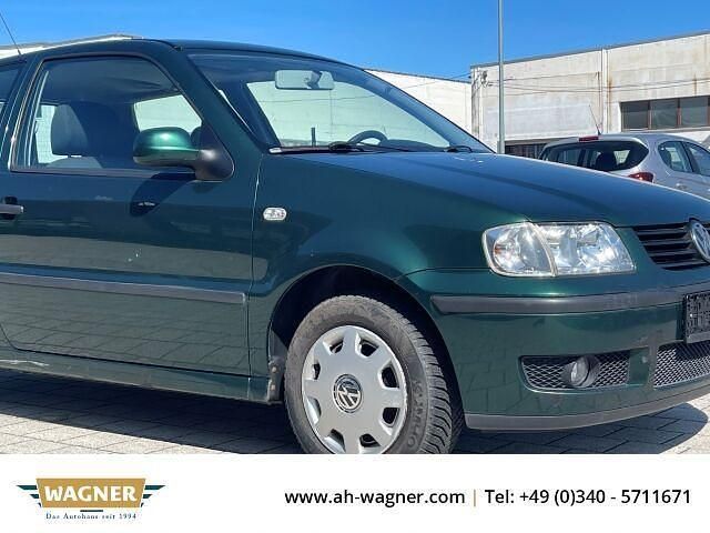 Grün Gebraucht 2001 VW Polo Comfortline Kleinwagen | 1.599 € (Fairer Preis) - Bild 1/4