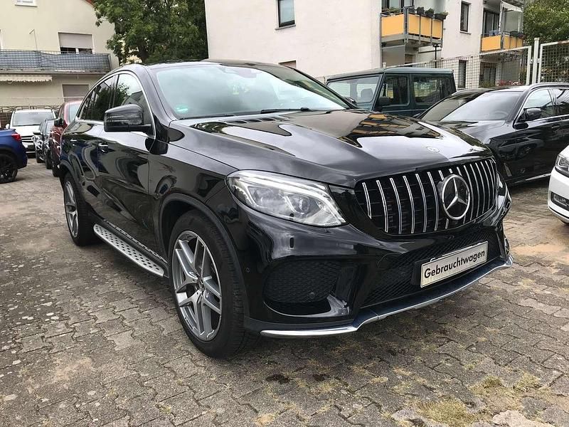 Obsidianschwarz metalliclack Gebraucht 2019 Mercedes GLE350 AMG line Coupé | 45.900 € (Superpreis) - Bild 1/4