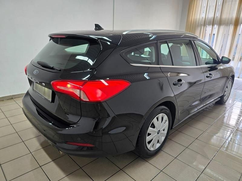 Gebraucht Ford Focus Cool & Connect 95 PS (69 kW) 2020 Schwarz Kombi