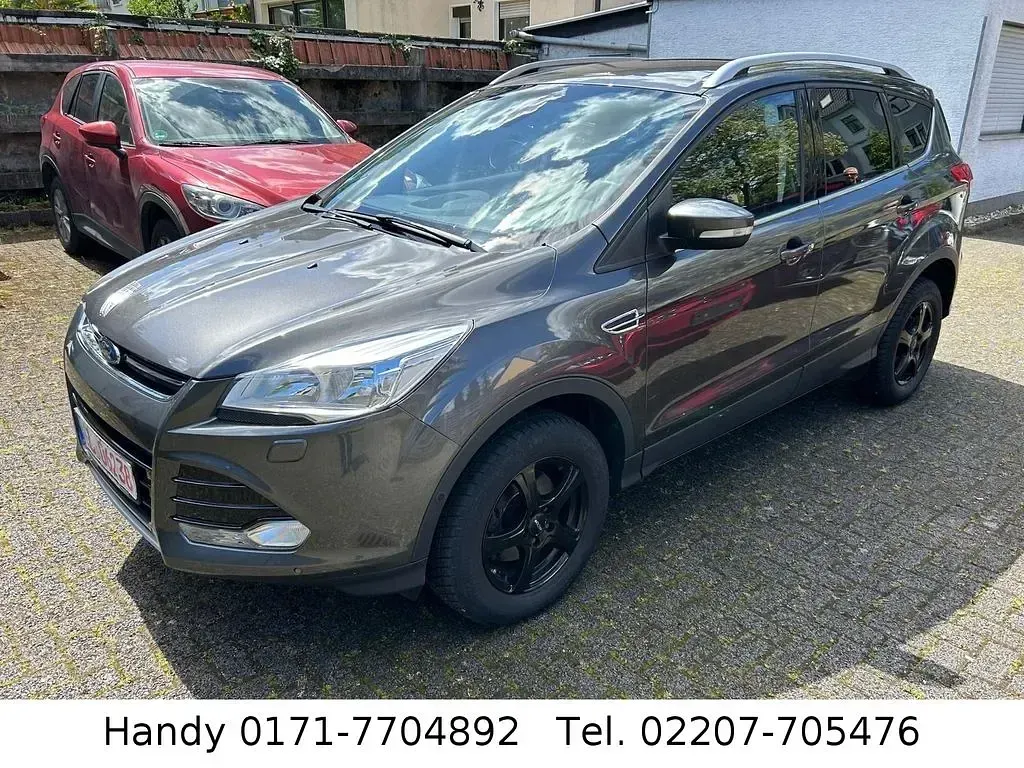 Gebraucht Ford Kuga Titanium 150 PS (110 kW) 2015 Grau SUV