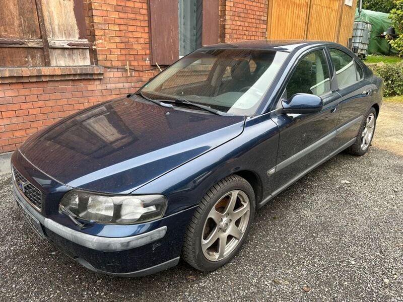 Blau Gebraucht 2001 Volvo S60 Comfort Limousine | 1.499 € (Superpreis) - Bild 1/4