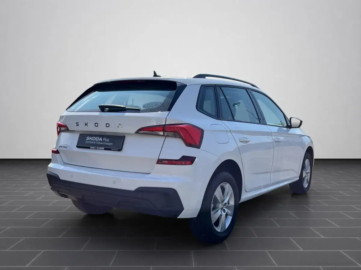 Gebraucht Skoda Kamiq Essence 116 PS (85 kW) 2024 Candyweiß SUV