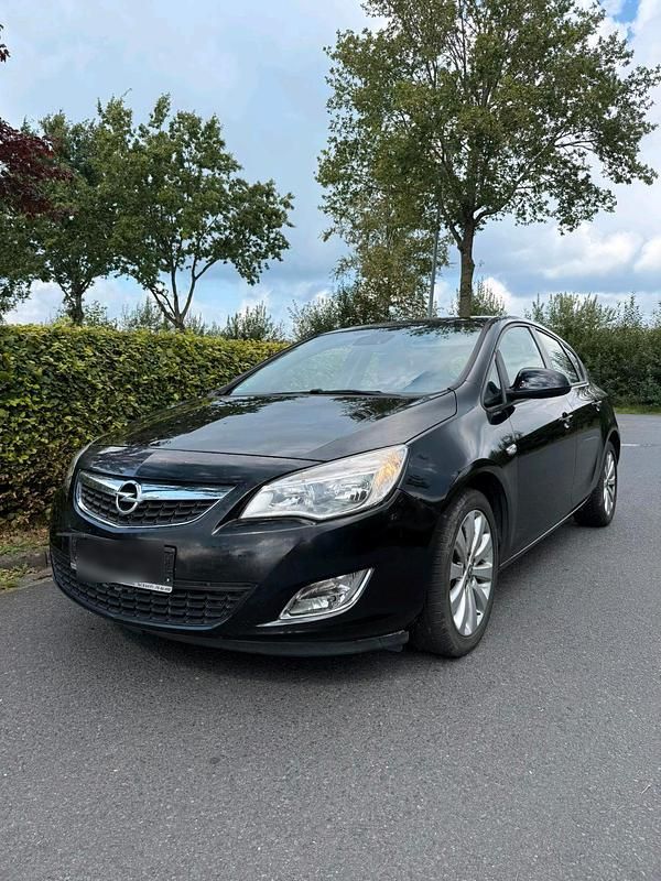 Schwarz Gebraucht 2010 Opel Astra Limousine | 2.749 € (Superpreis) - Bild 1/4