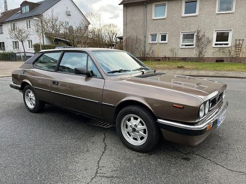 Braun Gebraucht 1985 Lancia Beta Coupé | 11.990 € - Bild 1/4
