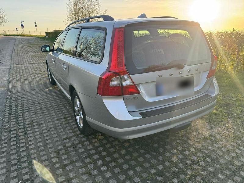 Gebraucht Volvo V70 200 PS (147 kW) 2010 Silber Kombi