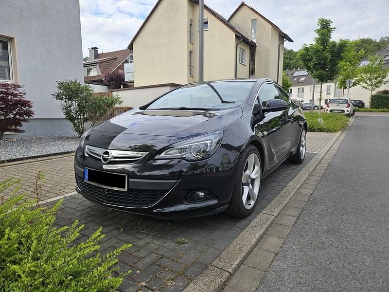 Schwarz Gebraucht 2012 Opel Astra GTC Innovation Limousine | 6.500 € (Guter Preis) - Bild 1/4