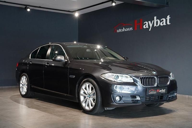 Grau Gebraucht 2015 BMW 520 Sport Line Limousine | 19.950 € (Etwas zu teuer) - Bild 1/4