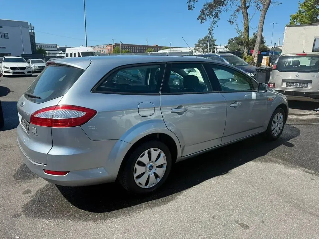 Gebraucht Ford Mondeo Trend 145 PS (106 kW) 2008 Silber Limousine
