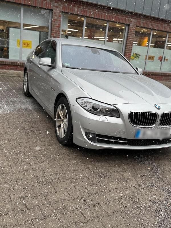 Gebraucht BMW 523 204 PS (150 kW) 2010 Silber Limousine