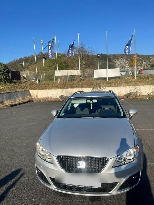 Silber Gebraucht 2011 Seat Exeo Kombi | 3.500 € (Fairer Preis) - Bild 1/4