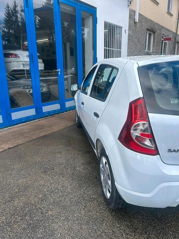 Gebraucht Dacia Sandero 75 PS (55 kW) 2009 Weiß Kombi