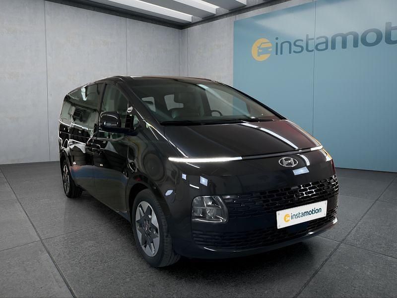 Gebraucht Hyundai Staria Prime 177 PS (130 kW) 2023 Braun Van / Kleinbus