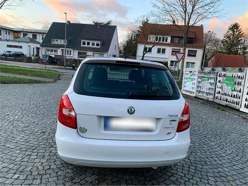 Gebraucht Skoda Fabia 75 PS (55 kW) 2011 Weiß Kombi