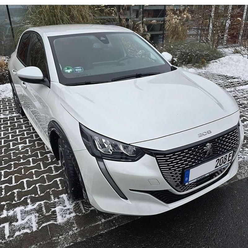 Gebraucht Peugeot 208 Allure 100 kW (136 PS) 2022 Weiß Kleinwagen