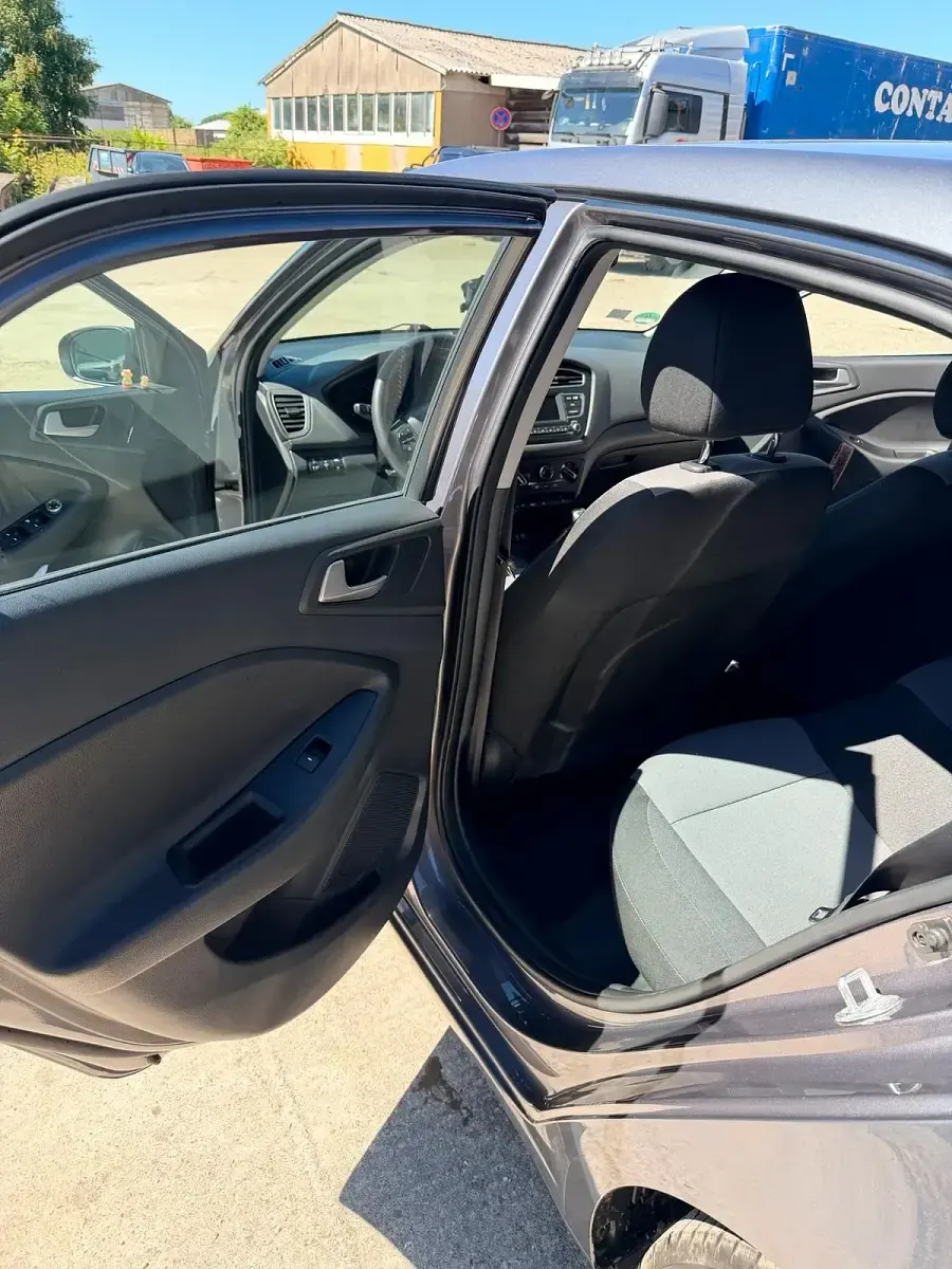 Gebraucht Hyundai i20 Active 101 PS (74 kW) 2020 Silber Kleinwagen