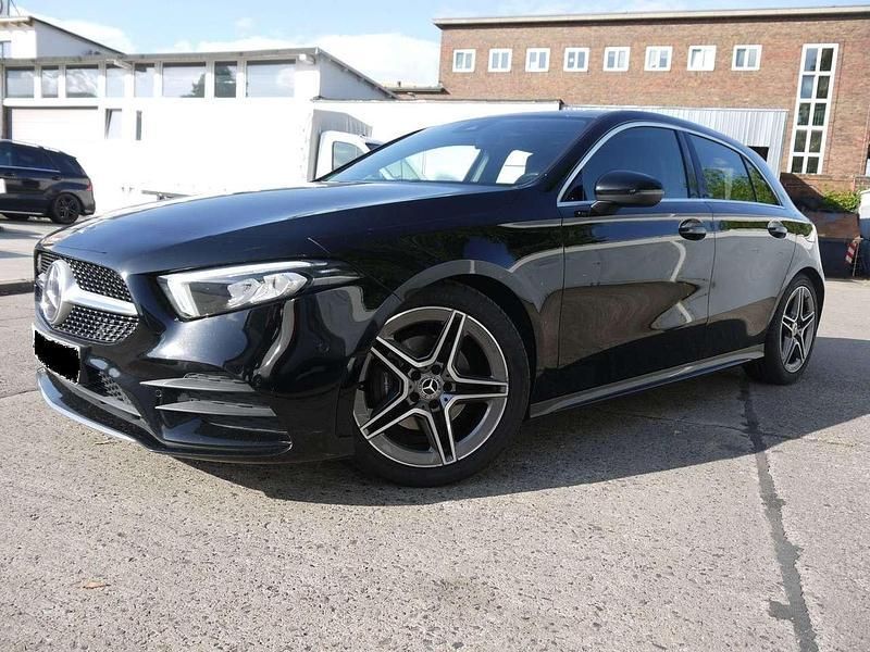 Gebraucht Mercedes A180 Sport 136 PS (100 kW) 2019 Schwarz Coupé