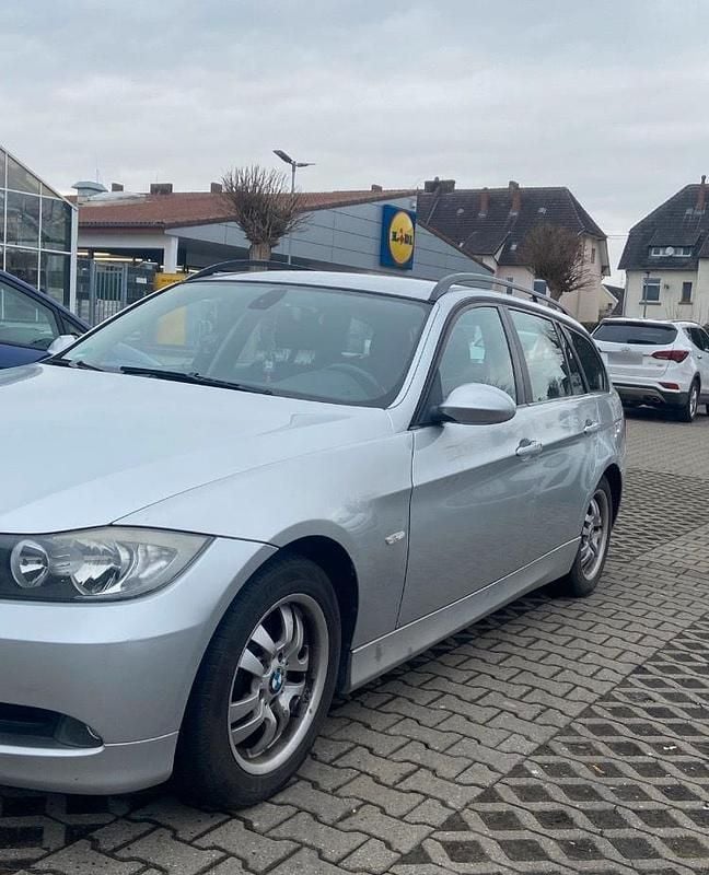Gebraucht BMW 318 143 PS (105 kW) 2007 Silber Kombi