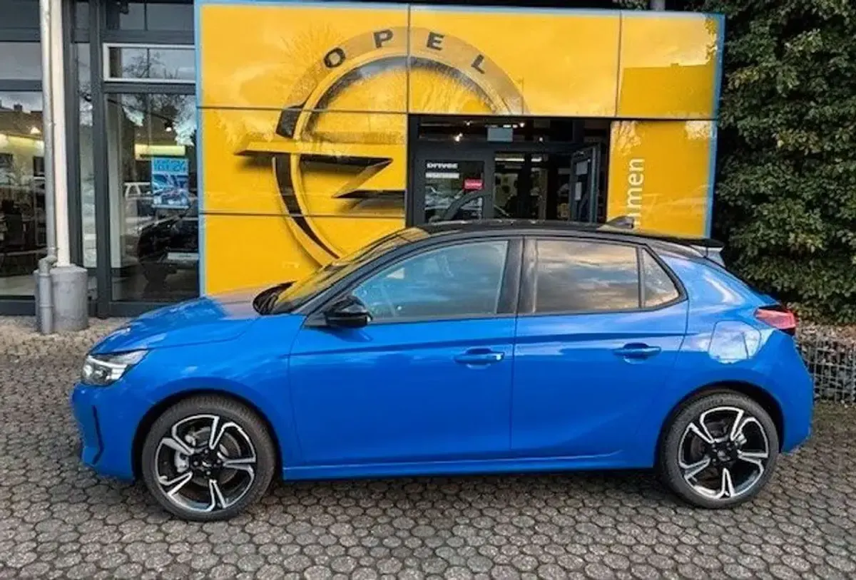 Gebraucht Opel Corsa 101 PS (74 kW) 2024 Lackierung voltaic blue met/ty Kleinwagen