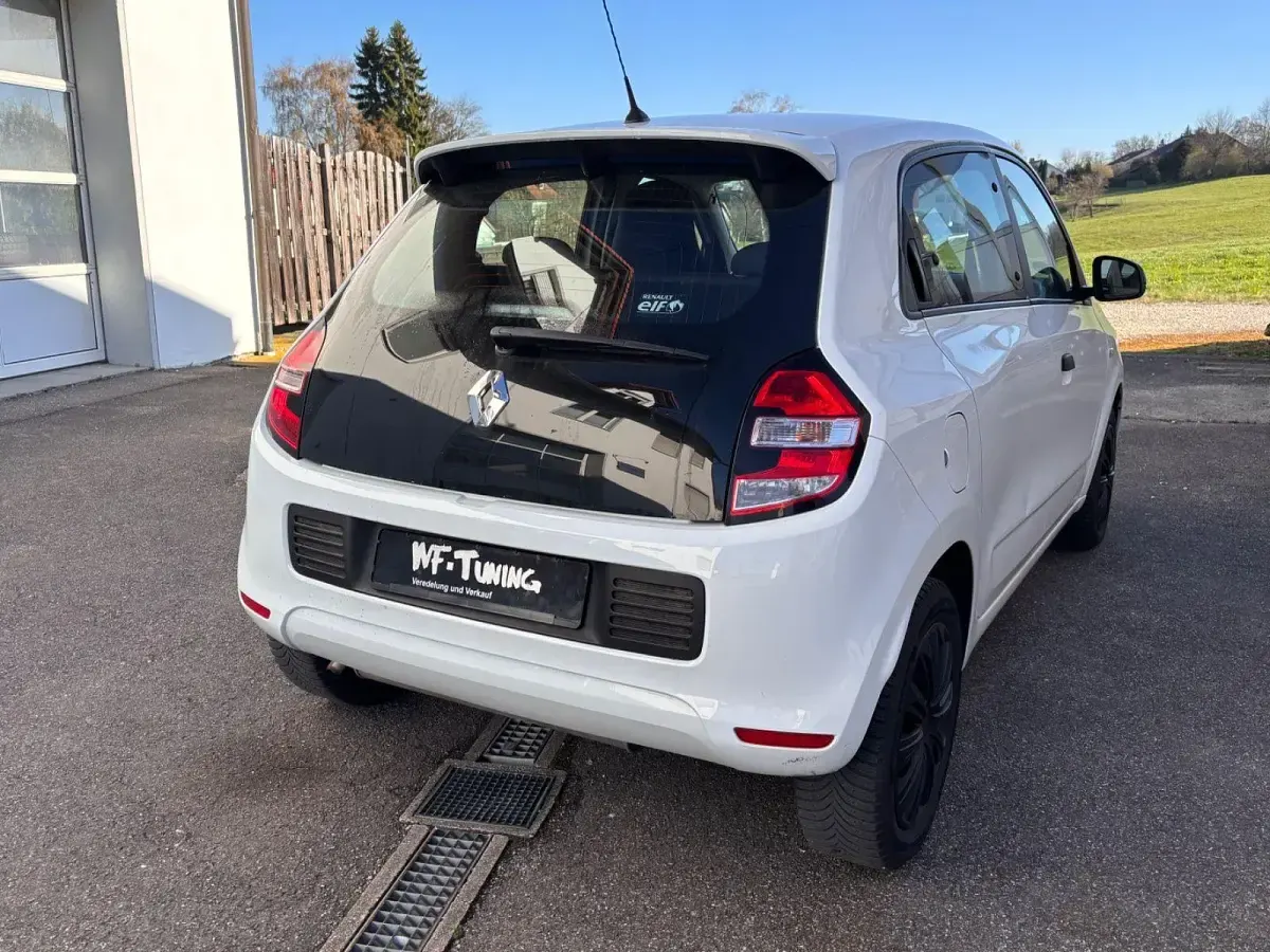 Gebraucht Renault Twingo Life 69 PS (50 kW) 2017 Weiß Kleinwagen