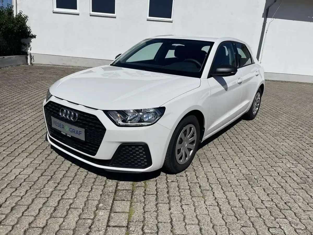 Gebraucht Audi A1 Comfort 95 PS (69 kW) 2022 Cortinaweiß SUV