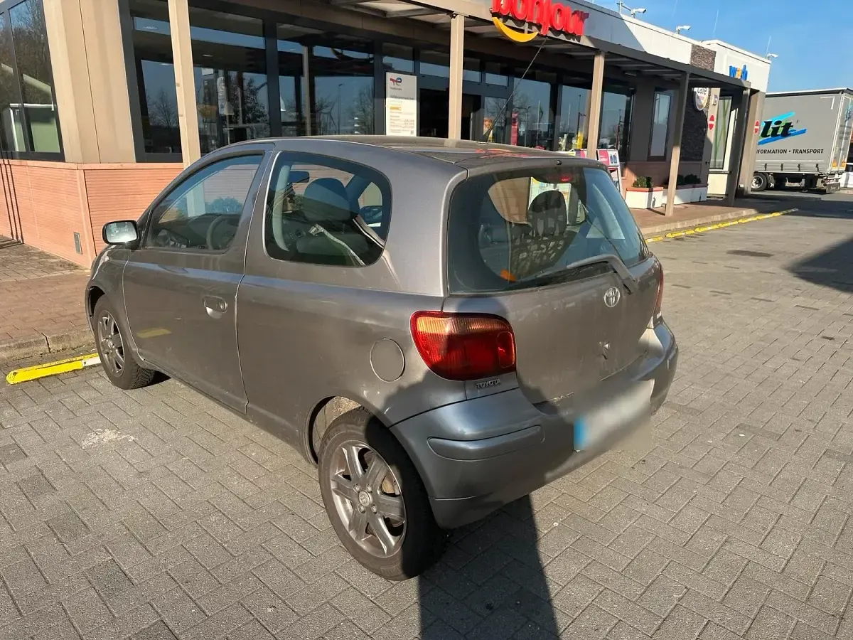 Gebraucht Toyota Yaris 65 PS (47 kW) 2005 Andere farben Kleinwagen