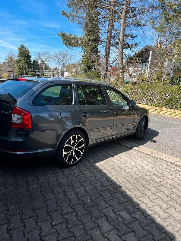 Brugt Skoda Octavia vRS 174 HK (127 kW) 2011 Grå Stationcar