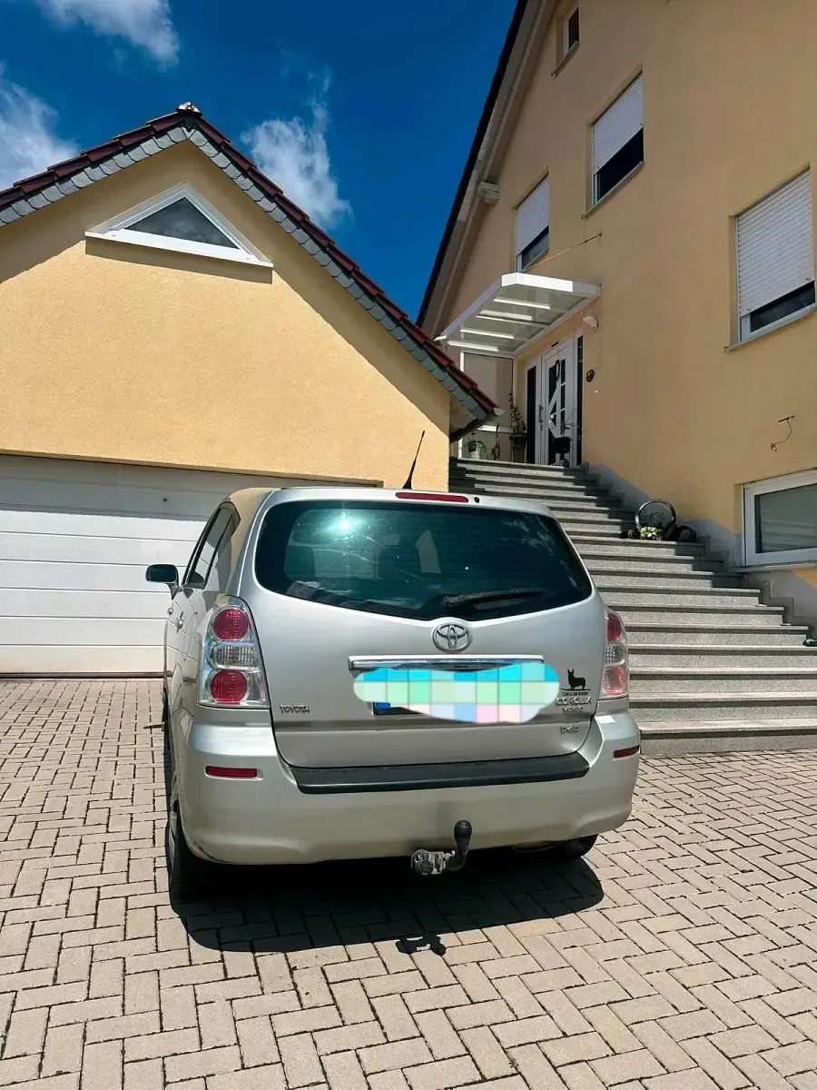 Gebraucht Toyota Corolla Verso 136 PS (100 kW) 2009 Silber Van / Kleinbus