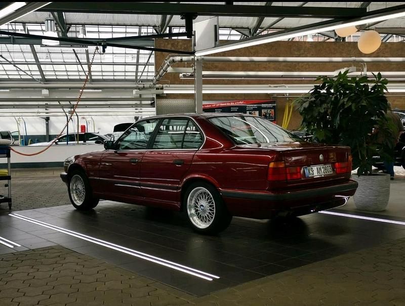 Rot Gebraucht 1994 BMW 525 Executive Limousine | 8.975 € - Bild 1/4