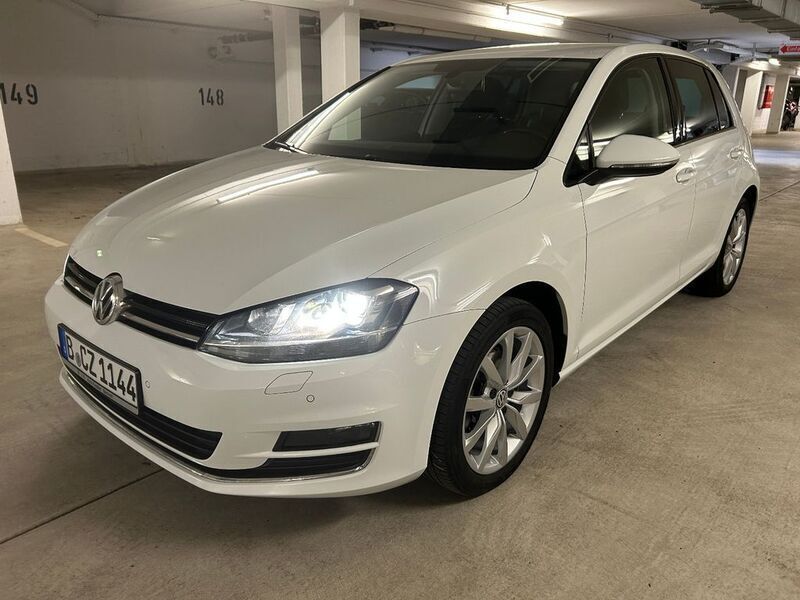 Weiß Gebraucht 2014 VW Golf VII Highline Limousine | 10.800 € (Guter Preis) - Bild 1/4