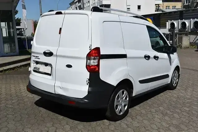 Gebraucht Ford Transit Courier Trend 75 PS (55 kW) 2020 Weiß Van